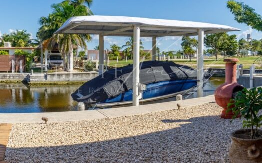 Casa de Shelley Resort: Your Waterfront Paradise in Corozal, Belize