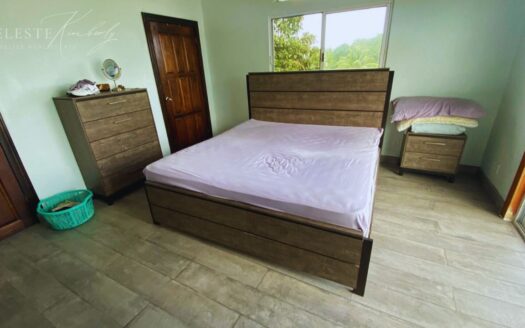 Stunning Waterfront Retreat with Panoramic Views in Copper Bank