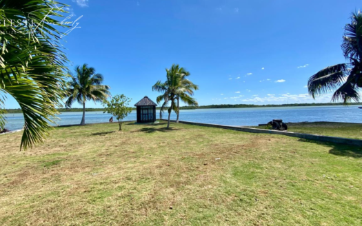 Stunning Waterfront Retreat with Panoramic Views in Copper Bank